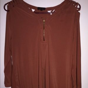 Orange / red shirt 🖤